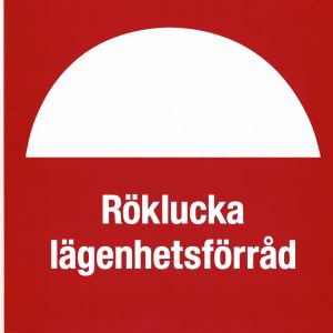 Brandskylt Röklucka lägenhetsförråd 150 x 150 mm i plast